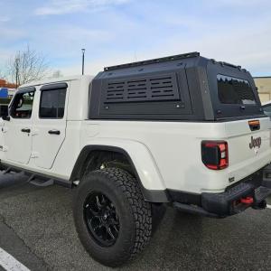 Customer Spotlight: Jeep Gladiator with Wildfront Canopy
